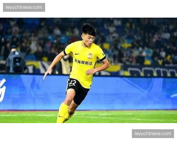 青岛西海岸凭借杨希转会收获盈余，成少数转会市场盈利球队